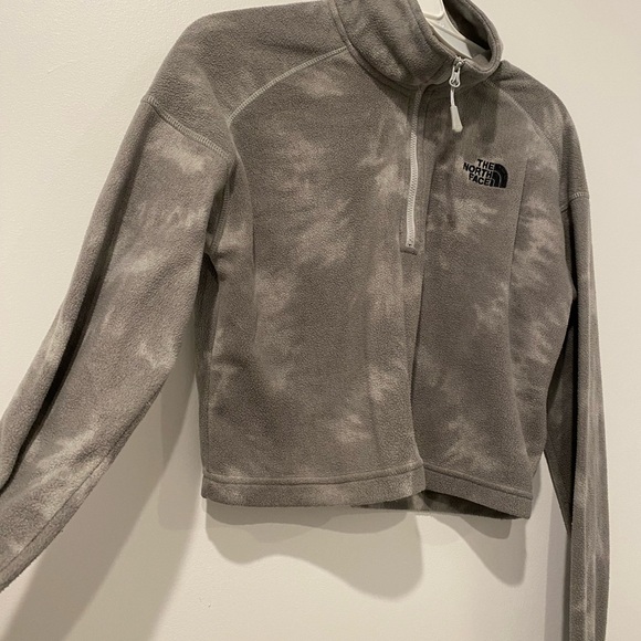 Super cute! Medium North face 100 glacier sweatshirt. Gray tie dye, cropped. - Picture 3 of 3